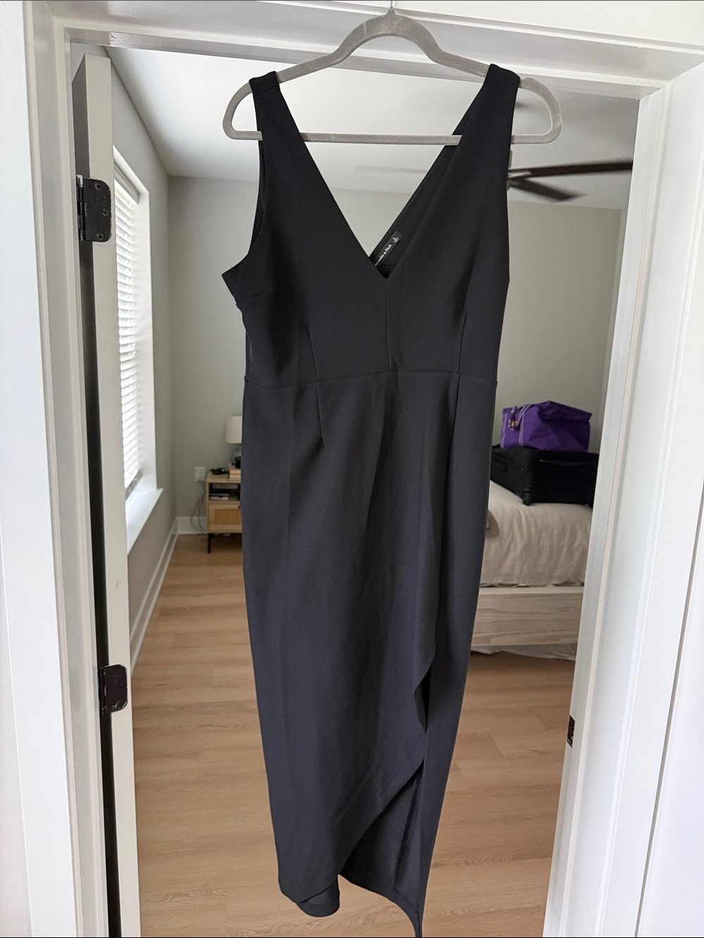 Abercrombie & Fitch Black Asymmetrical V-Neck Midi Dress